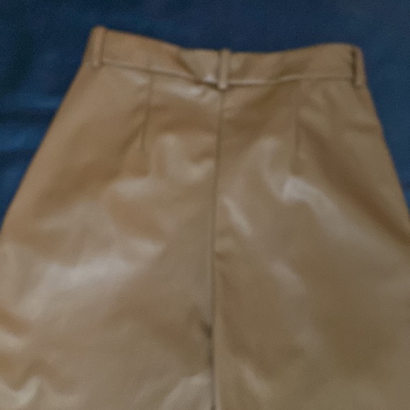 Faux leather shorts - Picture 4 of 4